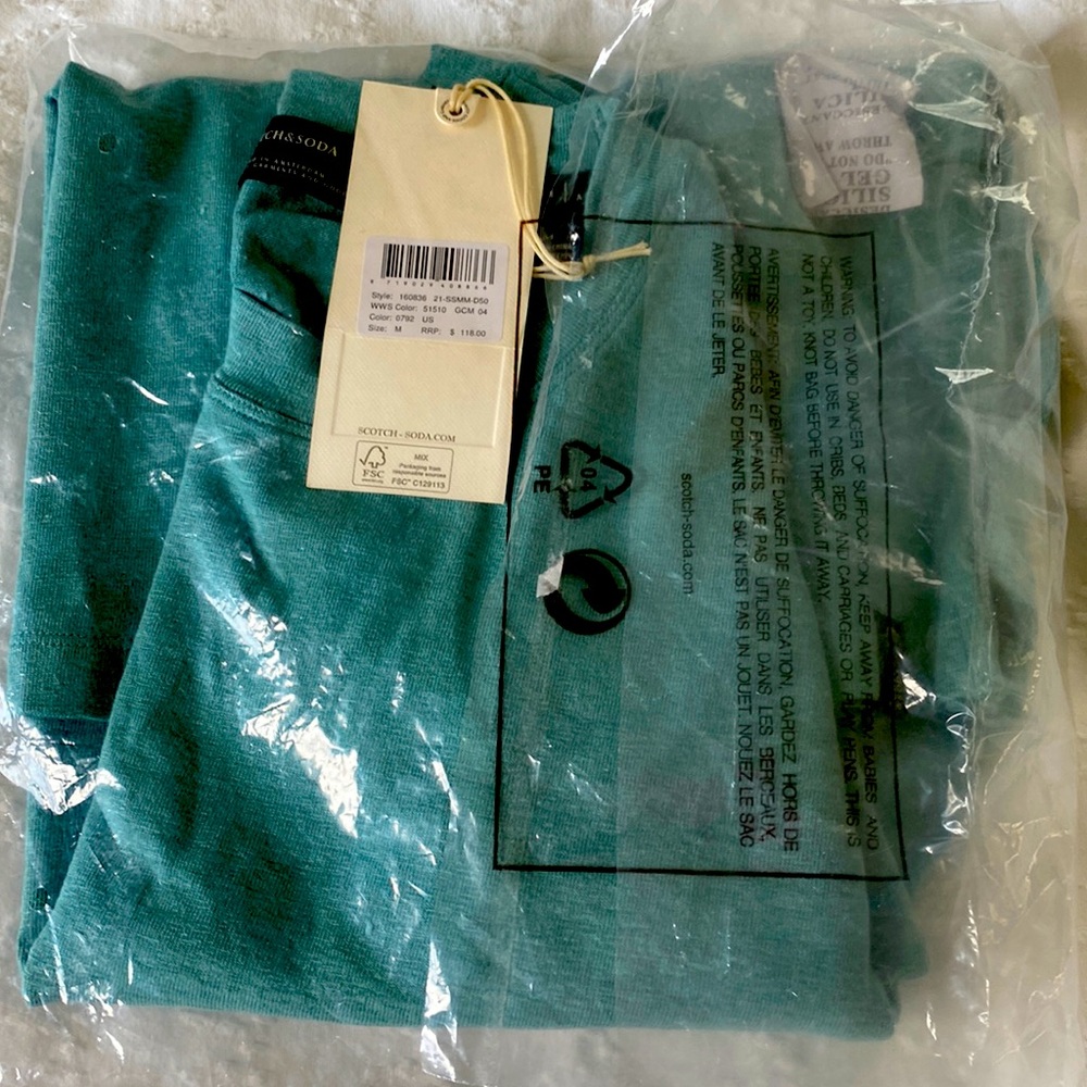 Long sleeve light green